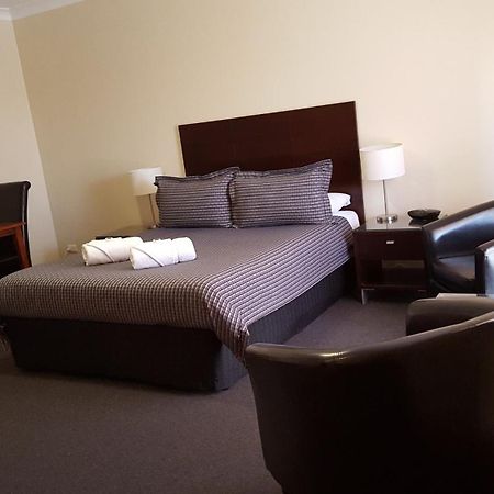 Gateway Motor Inn - Self Check-In Broken Hill Ngoại thất bức ảnh