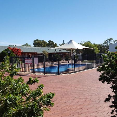 Gateway Motor Inn - Self Check-In Broken Hill Ngoại thất bức ảnh
