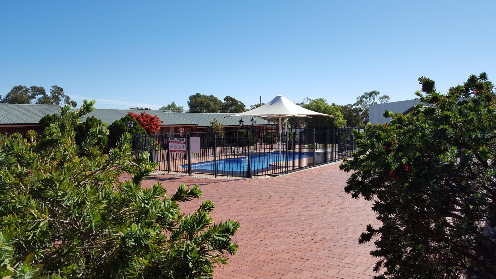 Gateway Motor Inn - Self Check-In Broken Hill Ngoại thất bức ảnh