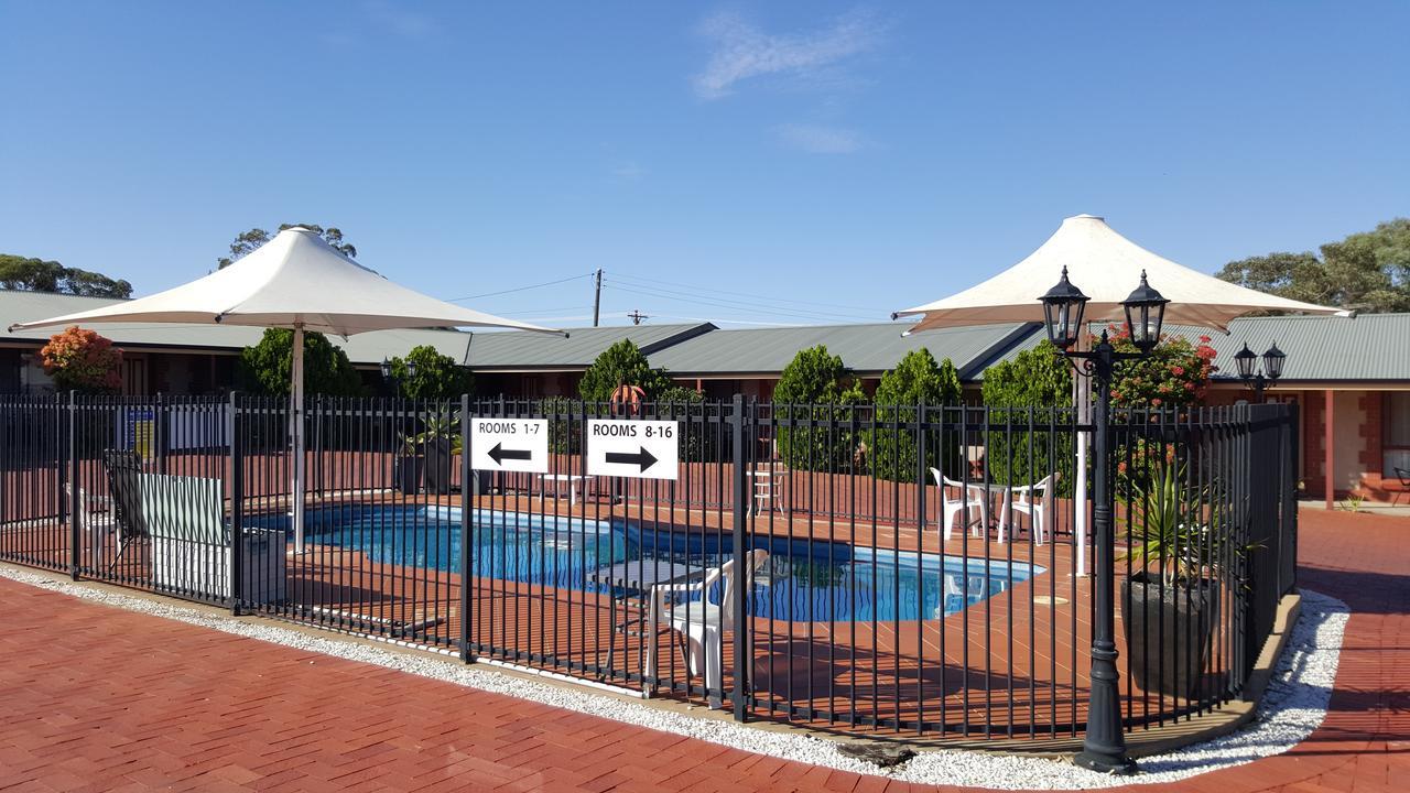 Gateway Motor Inn - Self Check-In Broken Hill Ngoại thất bức ảnh