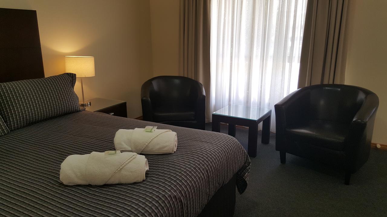 Gateway Motor Inn - Self Check-In Broken Hill Ngoại thất bức ảnh